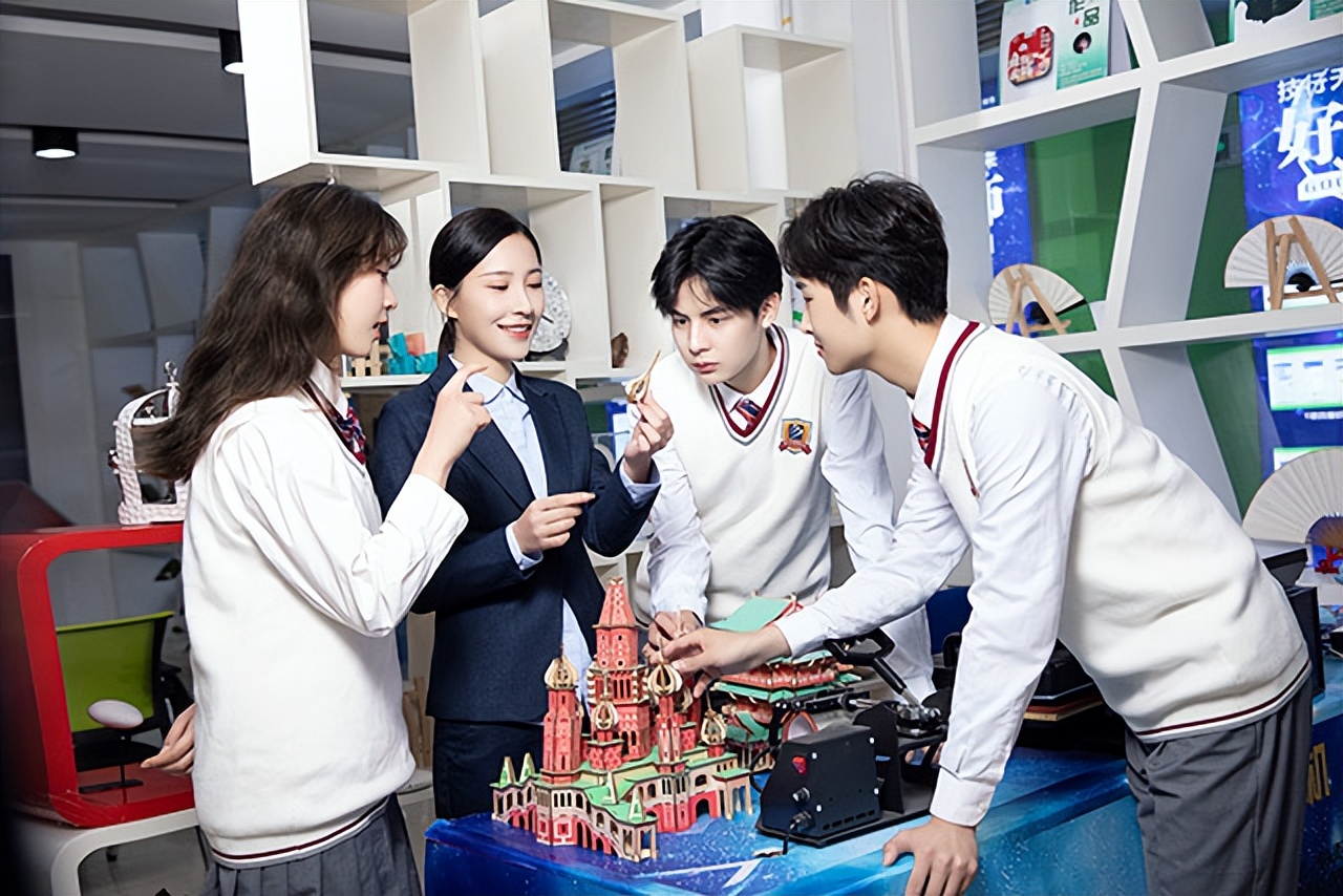 现在孩子上技校学什么专业好,技校都有什么可学的