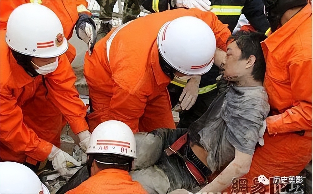 汶川地震15周年：100张照片，100个让人泪流满面的瞬间