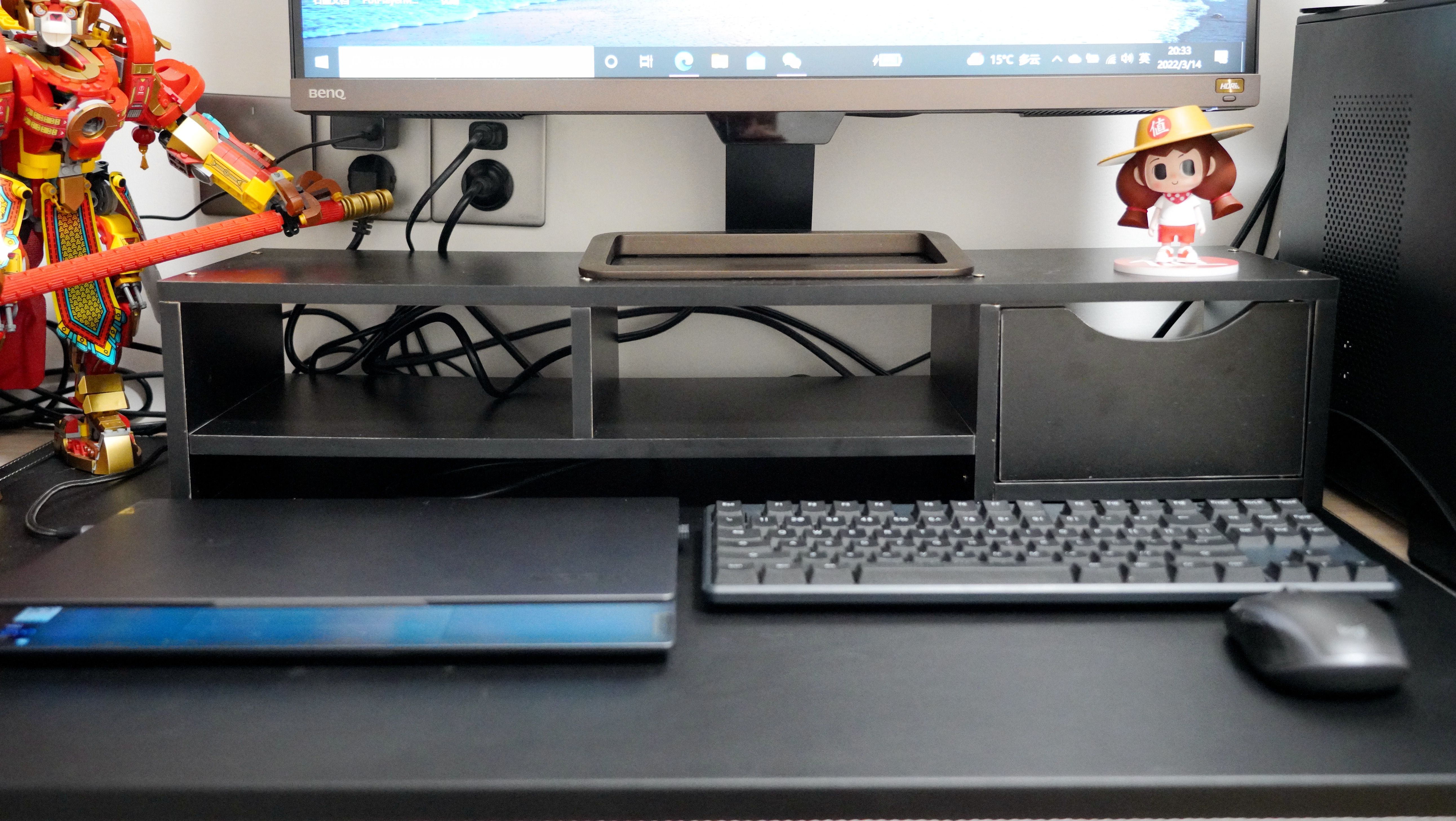 布置书桌的便宜好物,书桌桌面布置必备物品推荐