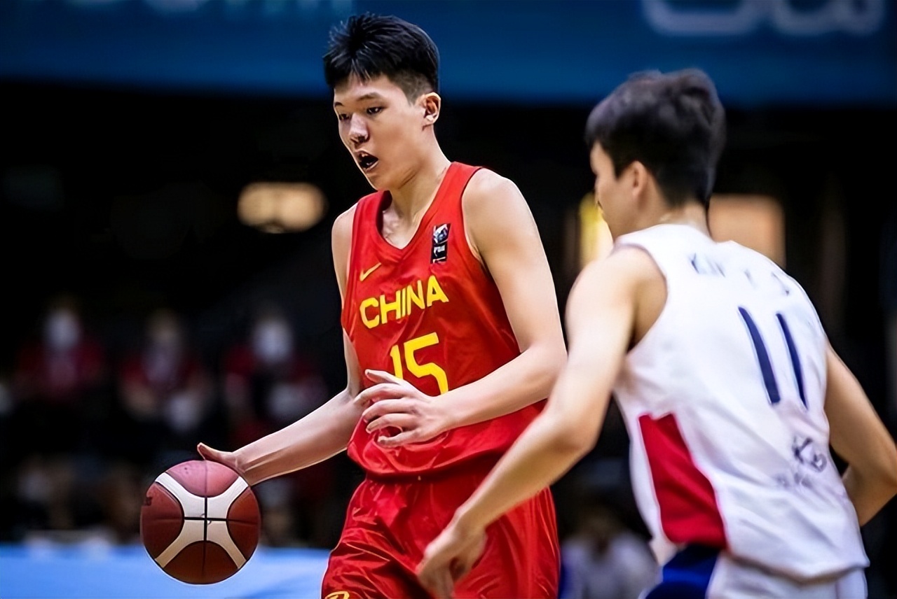 中锋荣光后继有人,19岁妖星带队力克强敌,4项数据队内第一