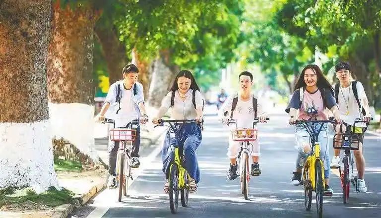 阅山海,明珠灿!2023,来海南大学,逐梦远航,启精彩未来!