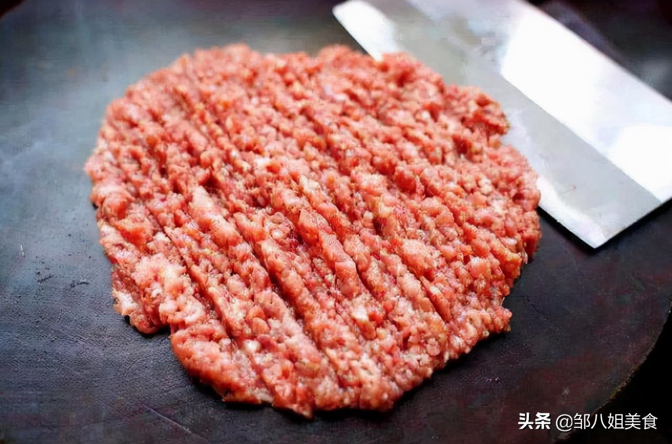 炸肉丸不加鱼做法,炸肉丸子加什么料可以让丸子蓬松