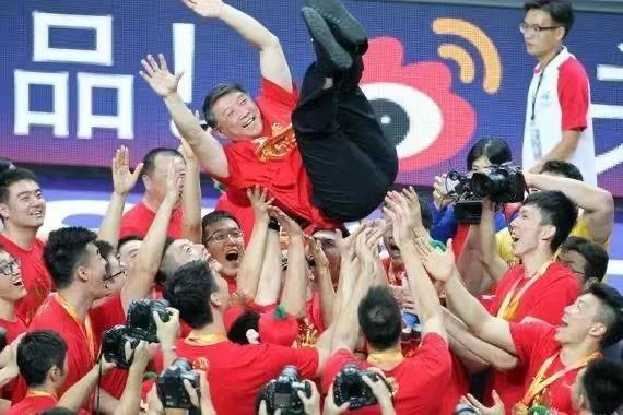 中国男篮队员年薪排行官方,中国男篮队员年薪排行