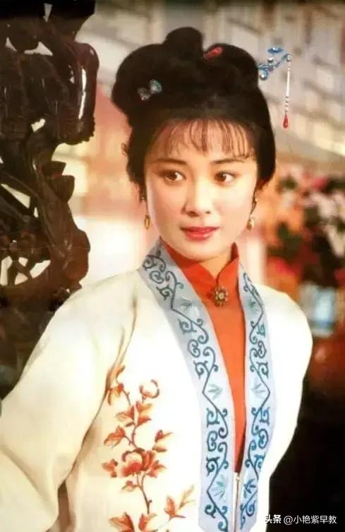 26岁爆红27岁上春晚30岁身价前三,26岁身价千亿完整版