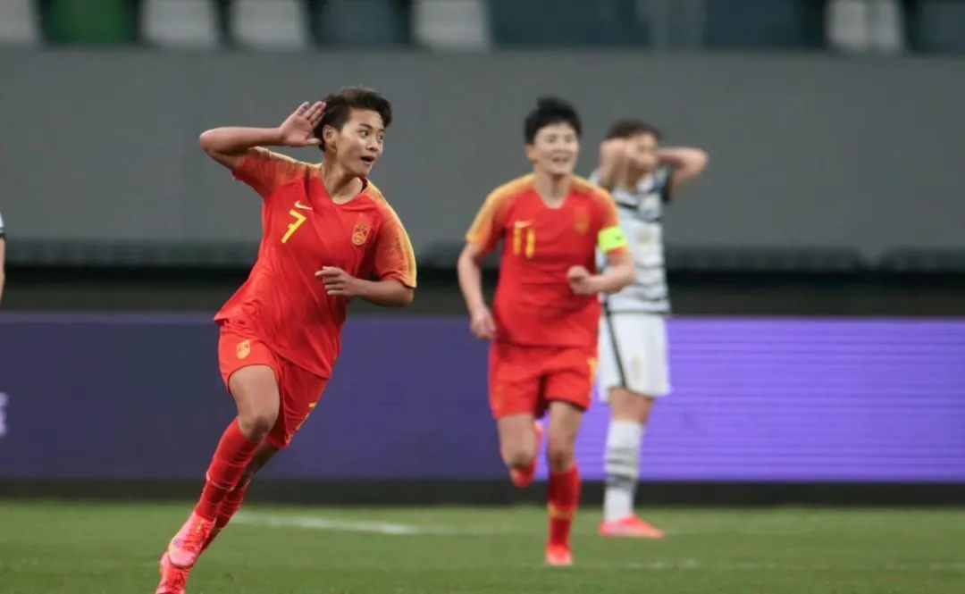 女足和谷爱凌对我们的启发,女足夺冠的价值意义