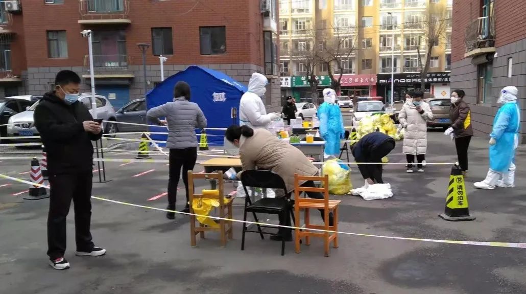 政法干警抗击疫情,疫情防控中全市政法机关冲锋陷阵