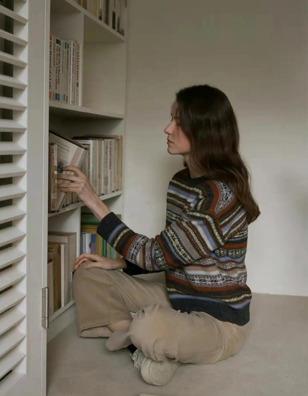 没想到!这3款“奶奶款毛衣”让姑娘们这么上头