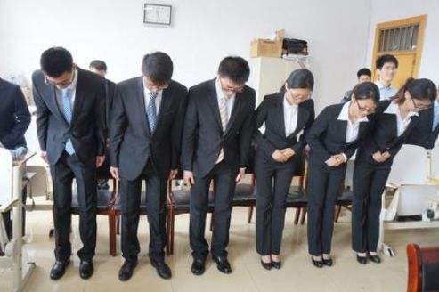 国家公务员面试服装推荐,2022国家公务员面试礼仪备考指南