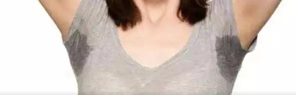 井井有鱼｜夏季T恤发黄松垮还长霉斑？教你1招搞定