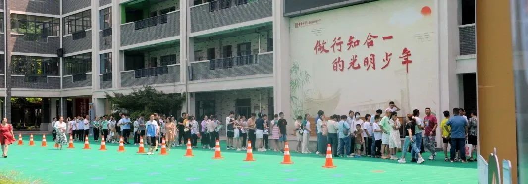 往届优秀毕业生对新生的寄语,优秀毕业生给学校寄语