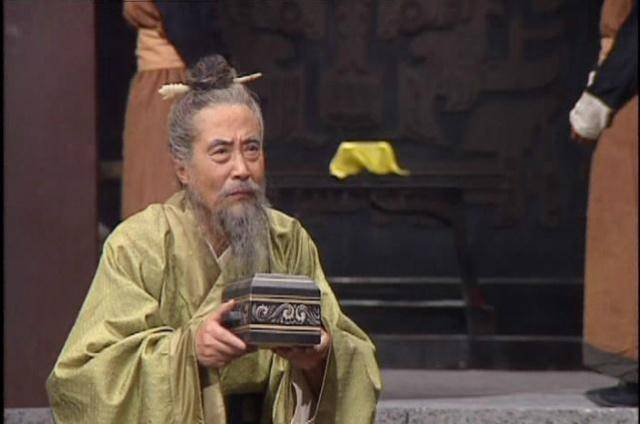 陶谦自己有两个儿子,为什么把徐州让给刘备,他是出于真心的吗?