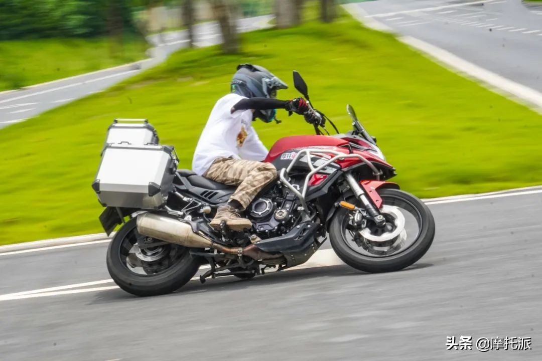 对比评测cb500x,ds525x对比本田cb400x