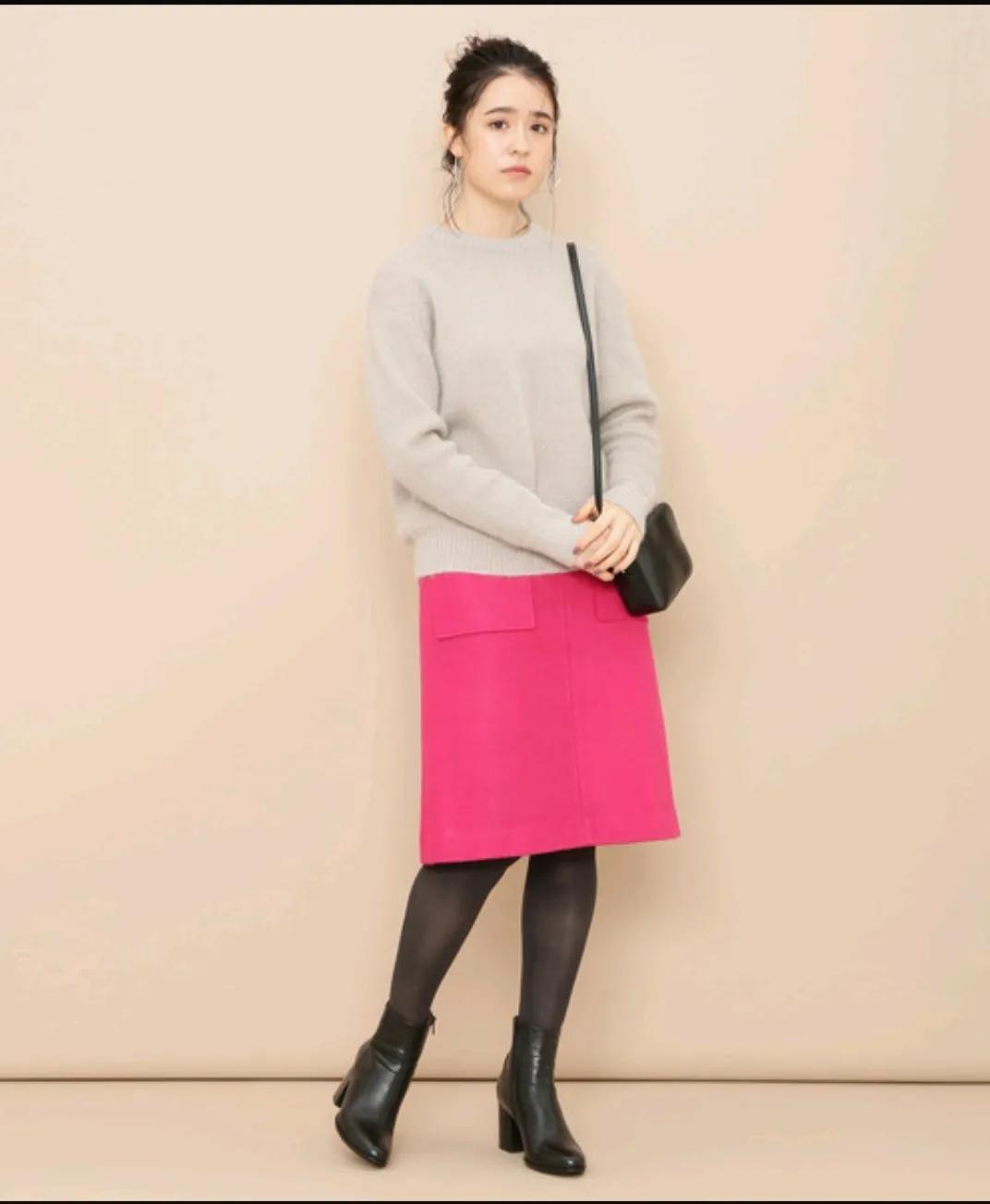 粉红色冬季针织开衫,冬季穿搭颜色搭配表