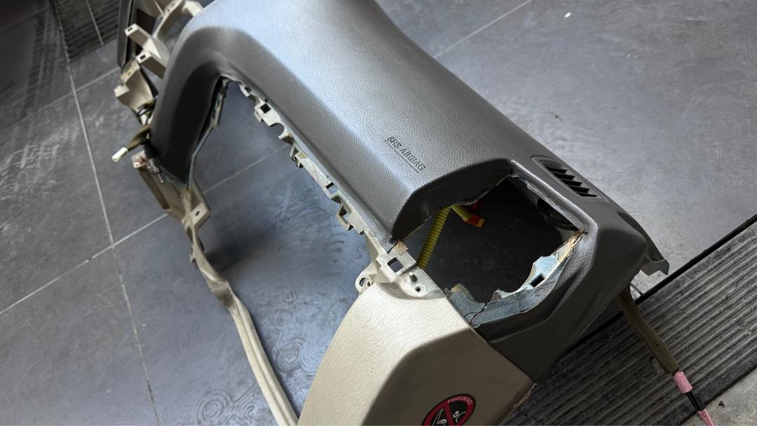 03年丰田霸道全车翻新多少钱,2004款丰田霸道拆车视频