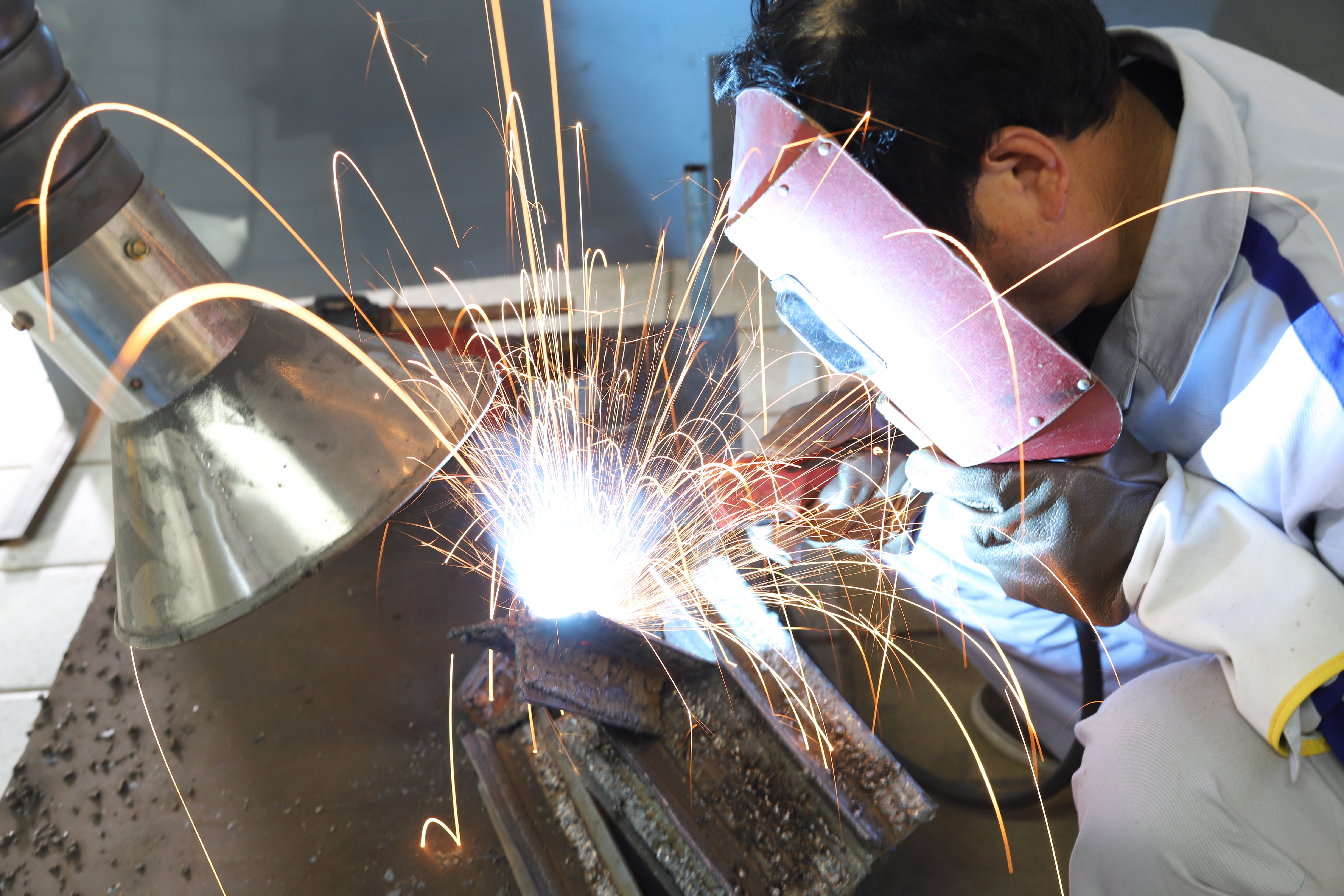 焊工证如何考取,焊工证去培训学校办理吗