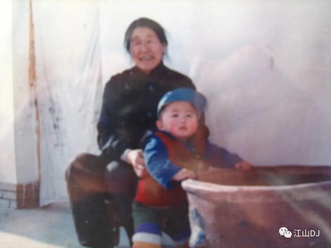 童年温馨的热炕头,怀念小时候睡炕头