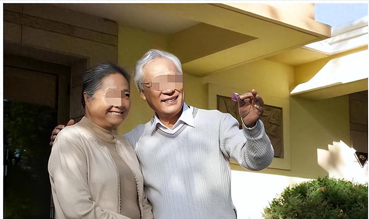 上海女子带孩子二婚，新郎苦涩表情引发猜想！她肚子里还有一个