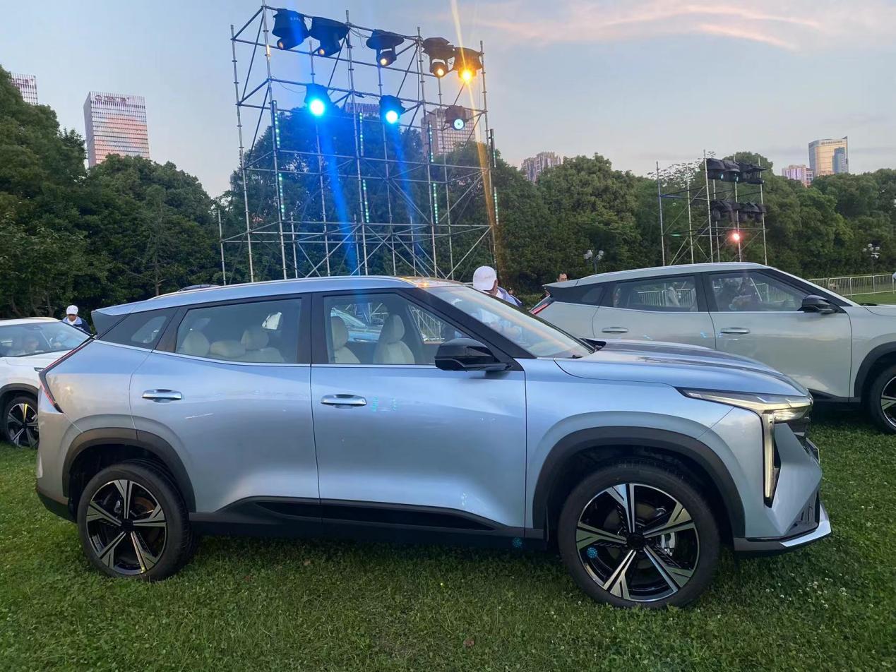 吉利博越2017款智联1.8t正确起步,吉利博越2021百万款起步视频