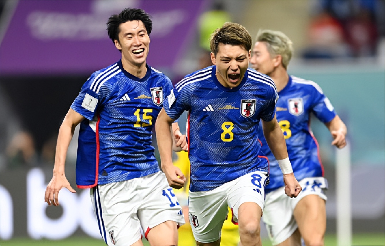 世界杯c罗对战梅西进球镜头,世界杯经典名场面c罗梅西