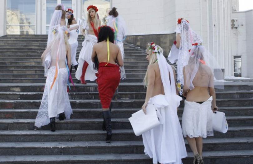 女孩15岁就能接客，性是工作也是生活，捷克缘何沦为色情大国？