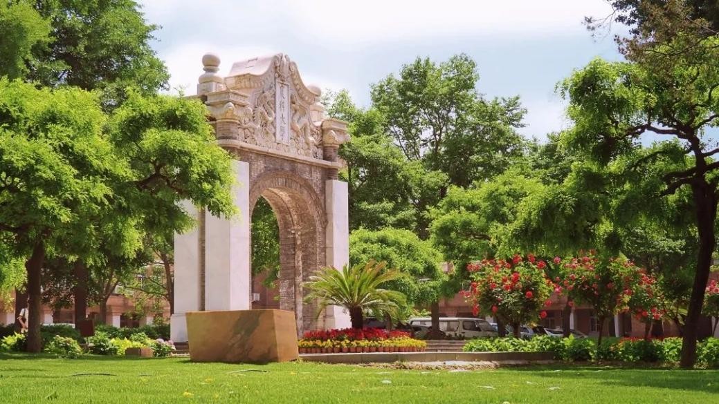 何为中国农业大学？举农为本，一“曲”传四海，“辰”光遍神州！