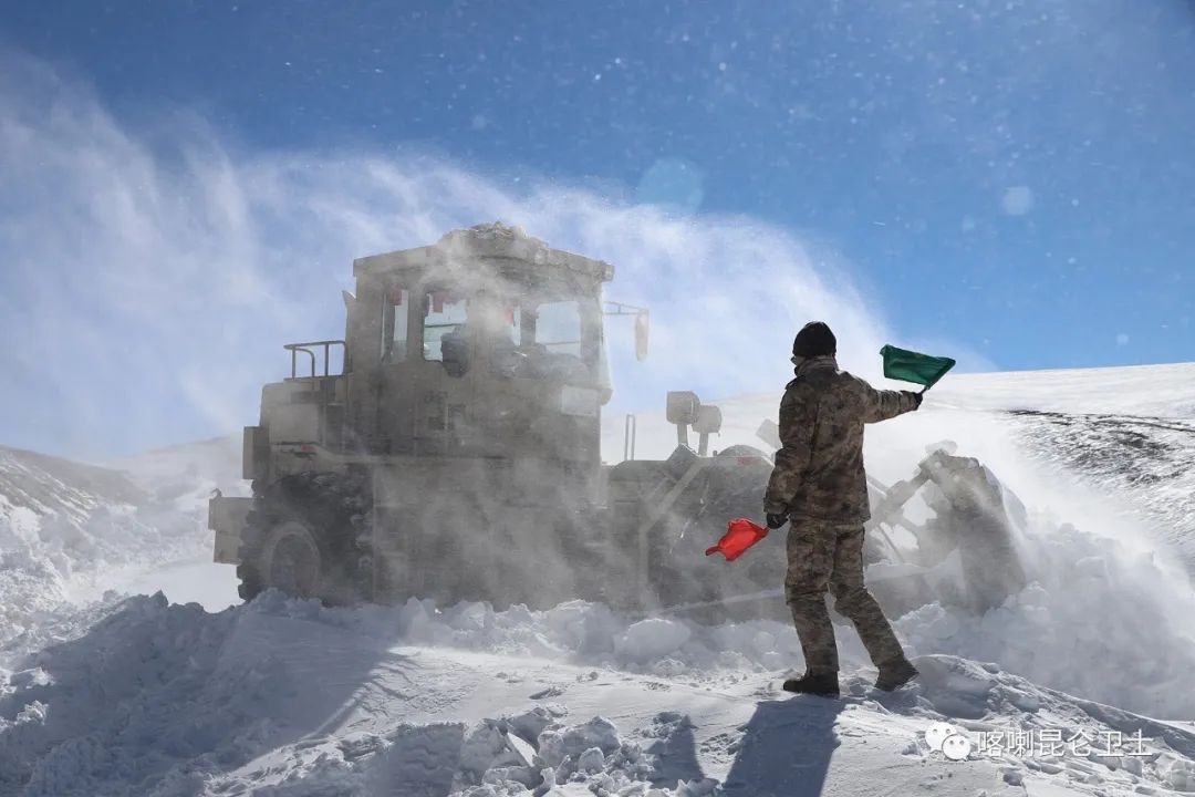 边疆兵记者,有请边防军人走上舞台