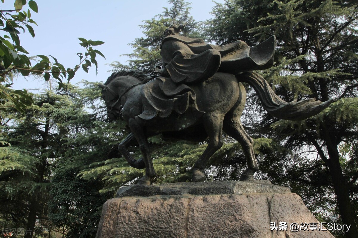 历史上评价曹操是奸臣还是枭雄,曹操在历史中真的是奸雄吗