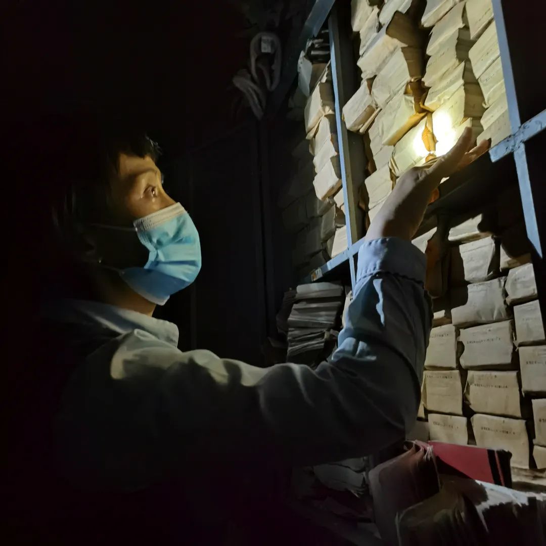 30多年前的存折上面钱还能取出不,20多年前的存折如今取不出来钱