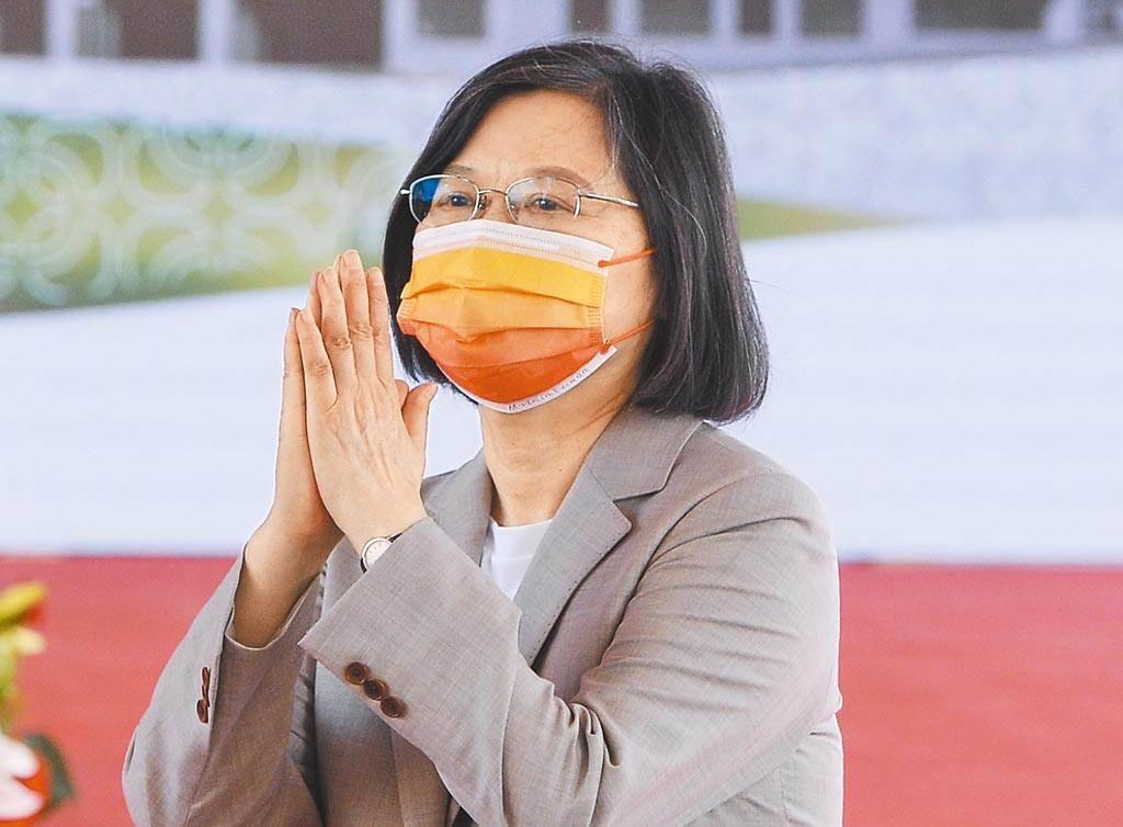 蔡英文办公室爆出性丑闻！偷情已婚小鲜肉，聊天记录不堪入目