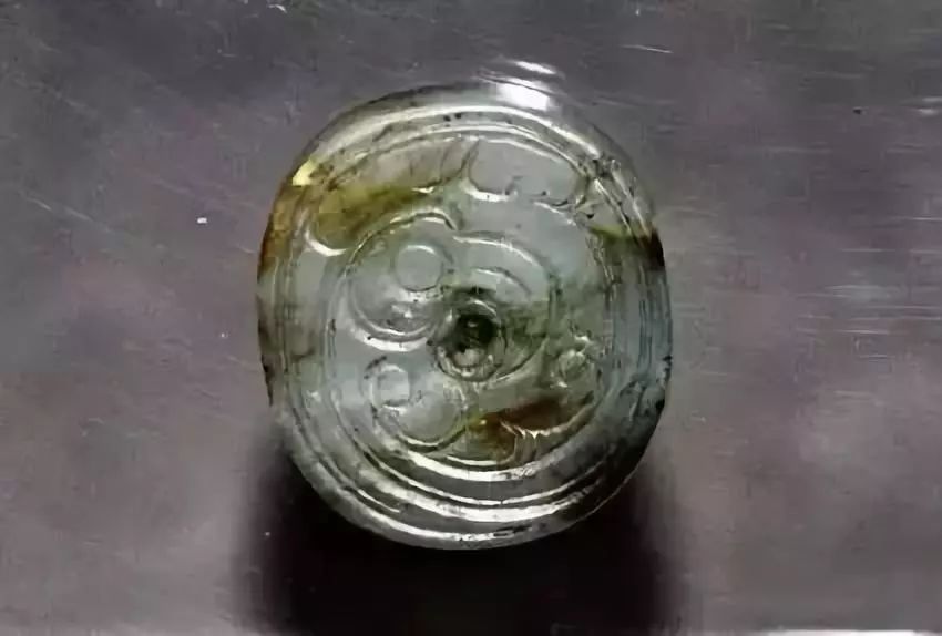 浅谈——鉴别古玉沁色