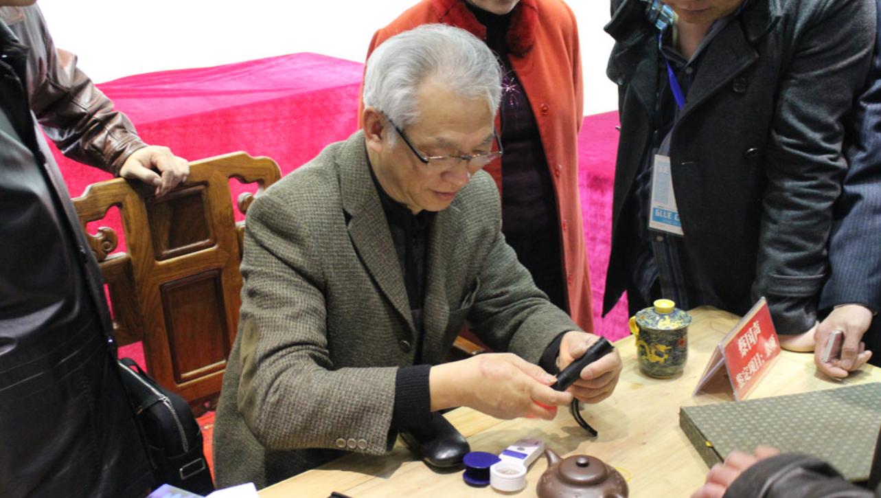 王刚砸碎2亿古董后续是真古董吗,王刚砸碎2亿古董最终结果如何