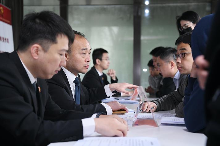 车位被拍卖都是挂在哪里,556个车位高价转卖