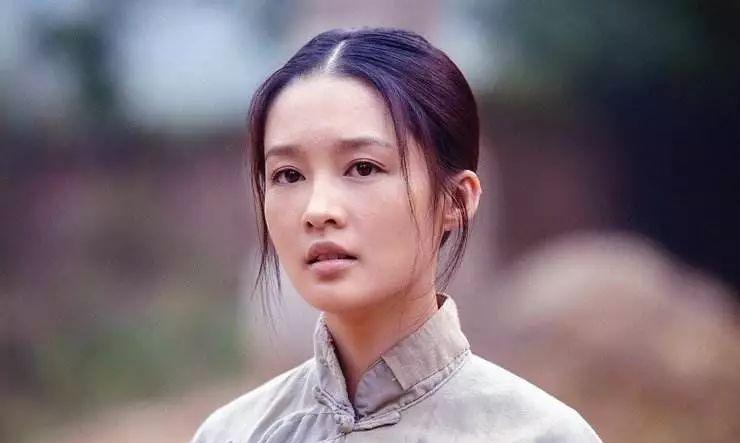 “亚洲第一美胸”*思敏杨**：从住豪宅到开拉面馆，胸怀大志笑对人生