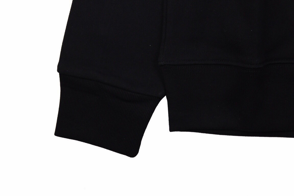 gucci绉嬪鍗。鏂版,gucci2018鏃╂槬榛戣壊铦磋澏鍗。