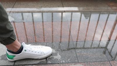 球鞋后跟有白色的小点点,球鞋尾巴的作用