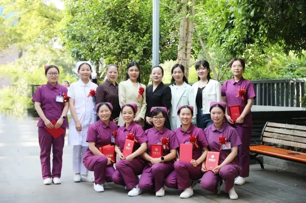 发展护士队伍改善护理服务演讲稿,发展护士队伍改善护理服务黑板报