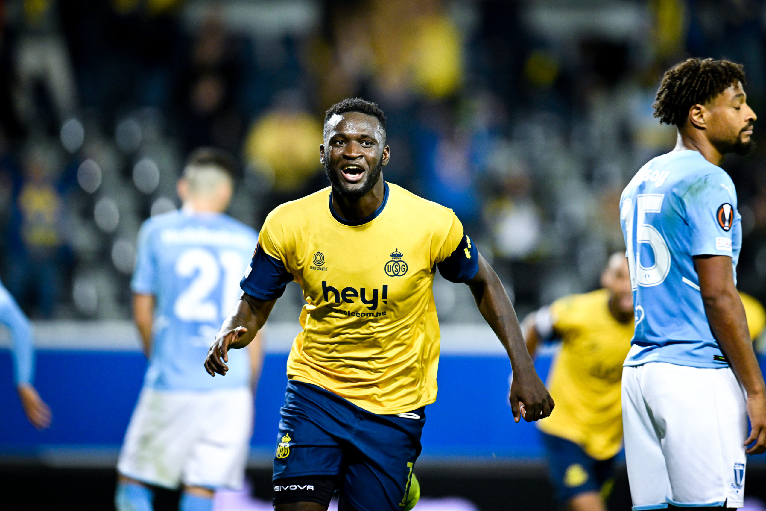 欧战首秀就晋级淘汰赛的圣吉罗斯联：塞纳河畔的过气豪门