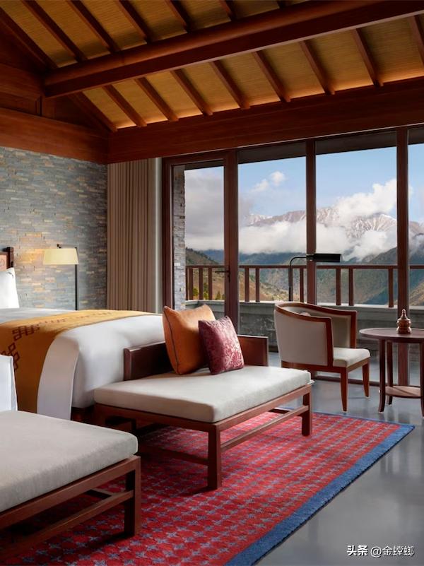 中国首家，全球第六家—九寨沟日赛谷丽思卡尔顿隐世酒店