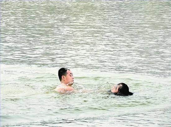 忆爸妈想爹妈,忆父母女声完整版