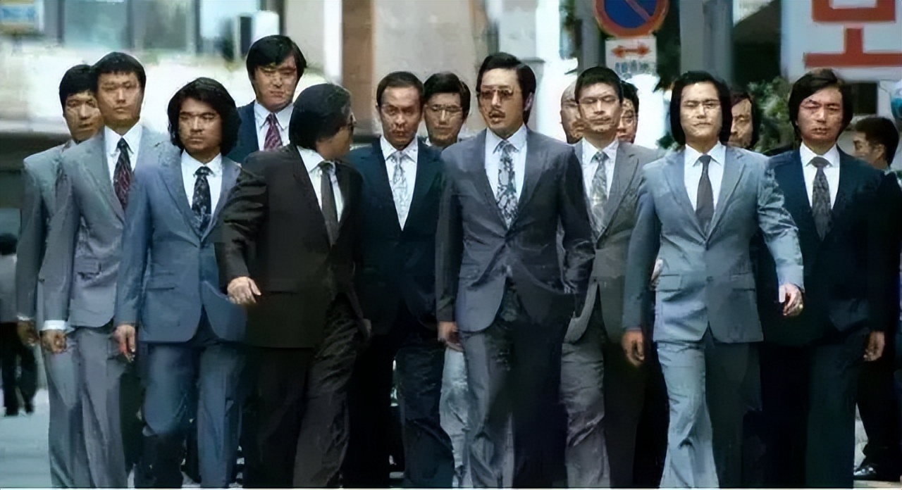 为什么香港有那么多黑帮?1997年香港回归,黑帮到底去哪了?