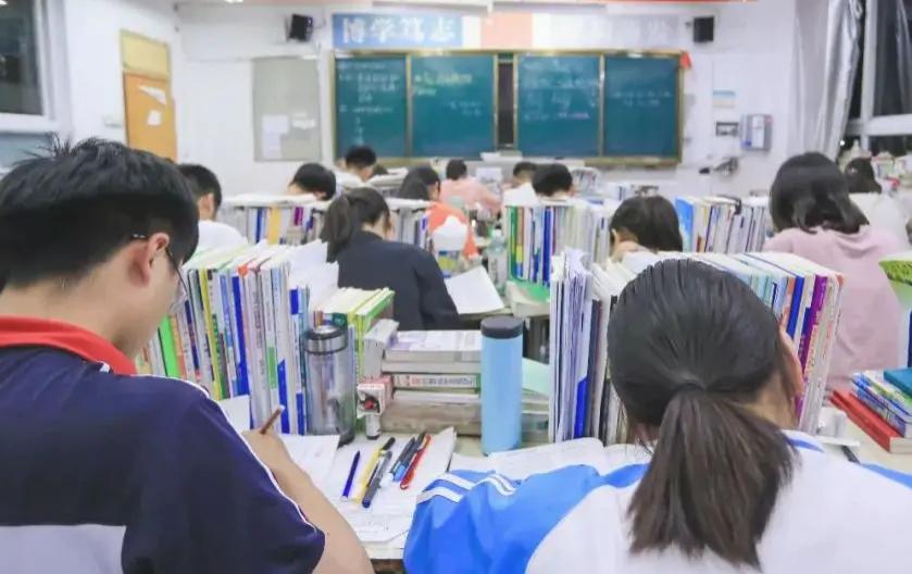 河南24年高考预估多少人,24年高考人数河南预估