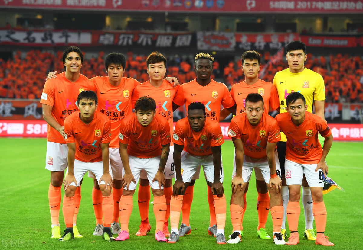 李铁担任武汉卓尔主教练年薪,李铁在武汉卓尔年薪