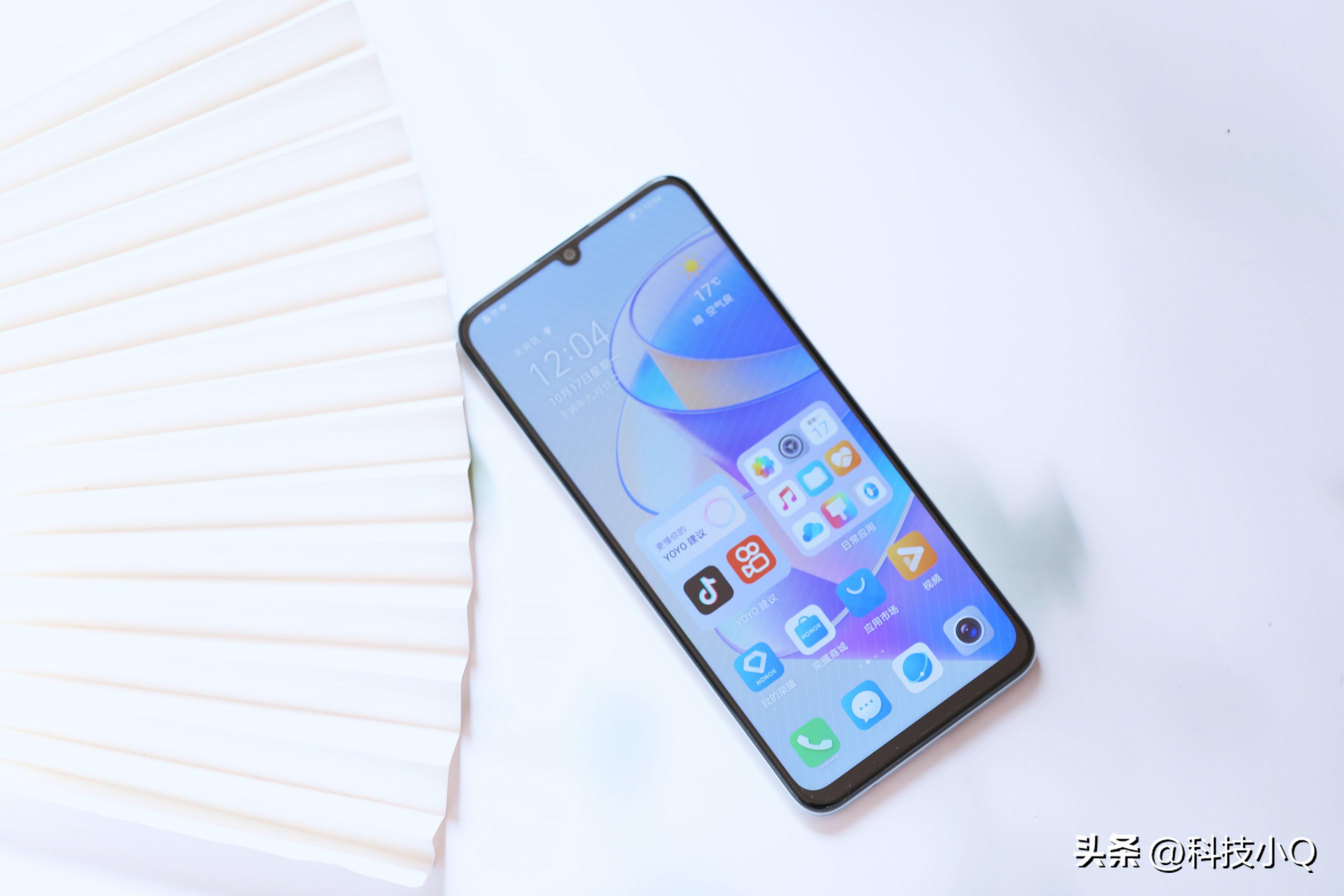 荣耀畅玩40plus的原神测评,荣耀畅玩40plus有无线充电吗