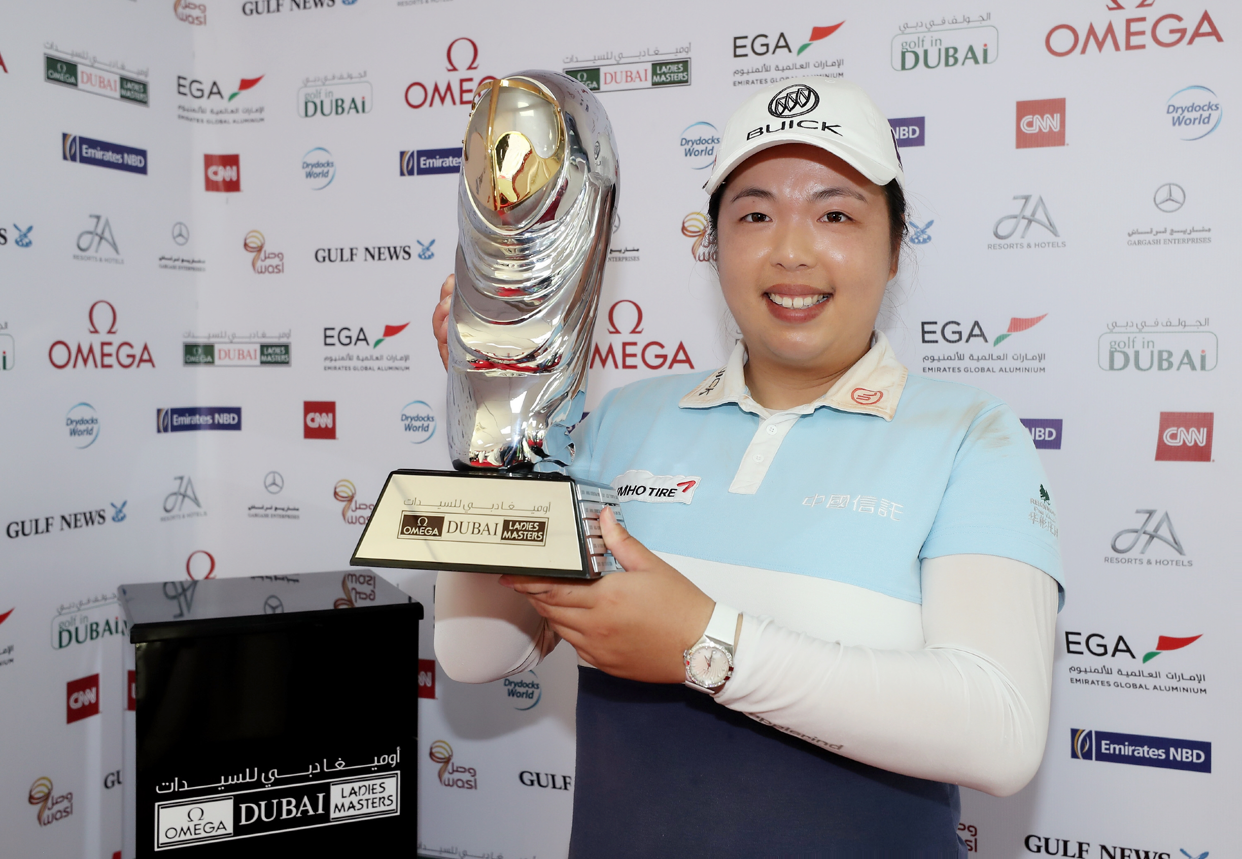 中国高尔夫球领军人物冯珊珊 (国内知名的高尔夫运动员冯珊珊)