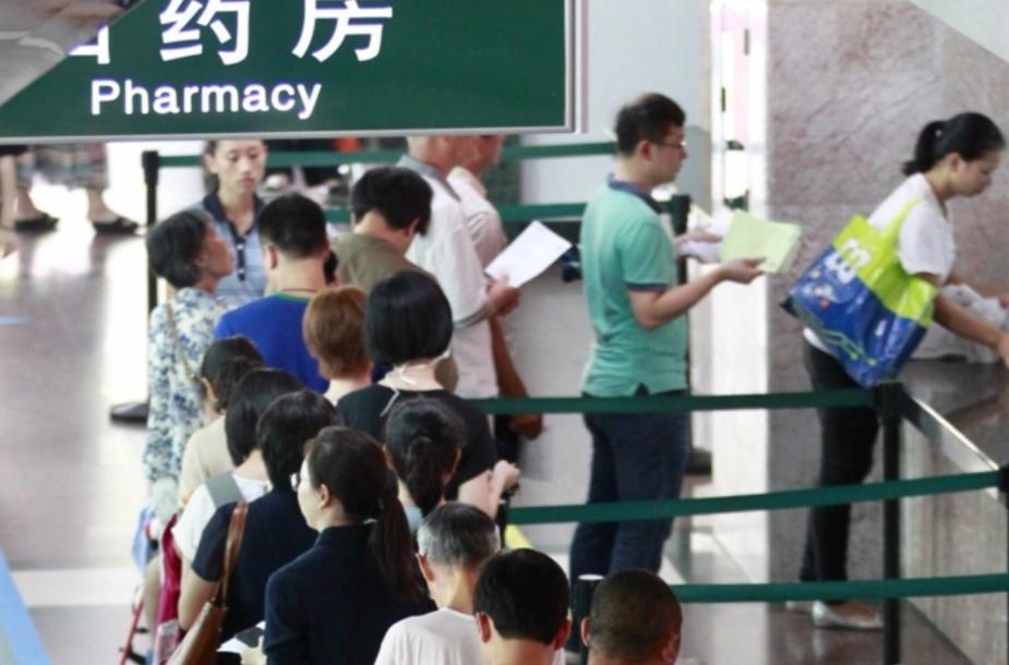 女子下身检查疼痛难忍,女性突然腹痛查出盆腔出血