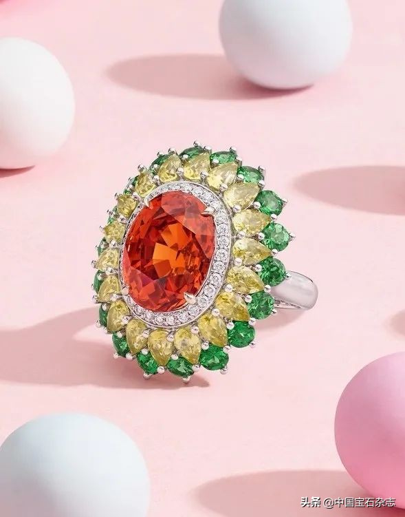 石榴石玻璃光泽和金属光泽,石榴石像玻璃珠