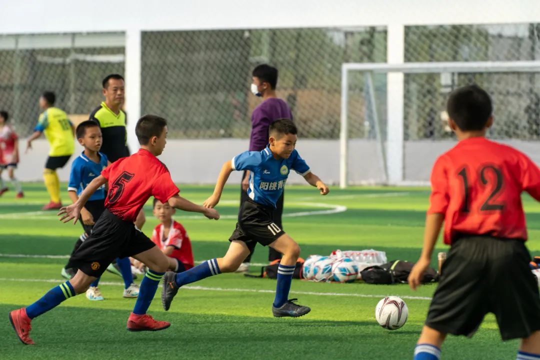 桂林秀峰区五人制小学生足球比赛,桂林市校园足球比赛