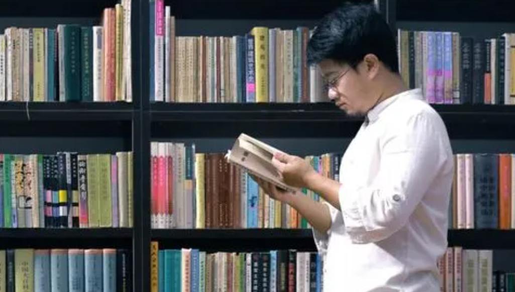 共犯的处罚根据共犯独立性,比较共犯从属理论和共犯独立理论