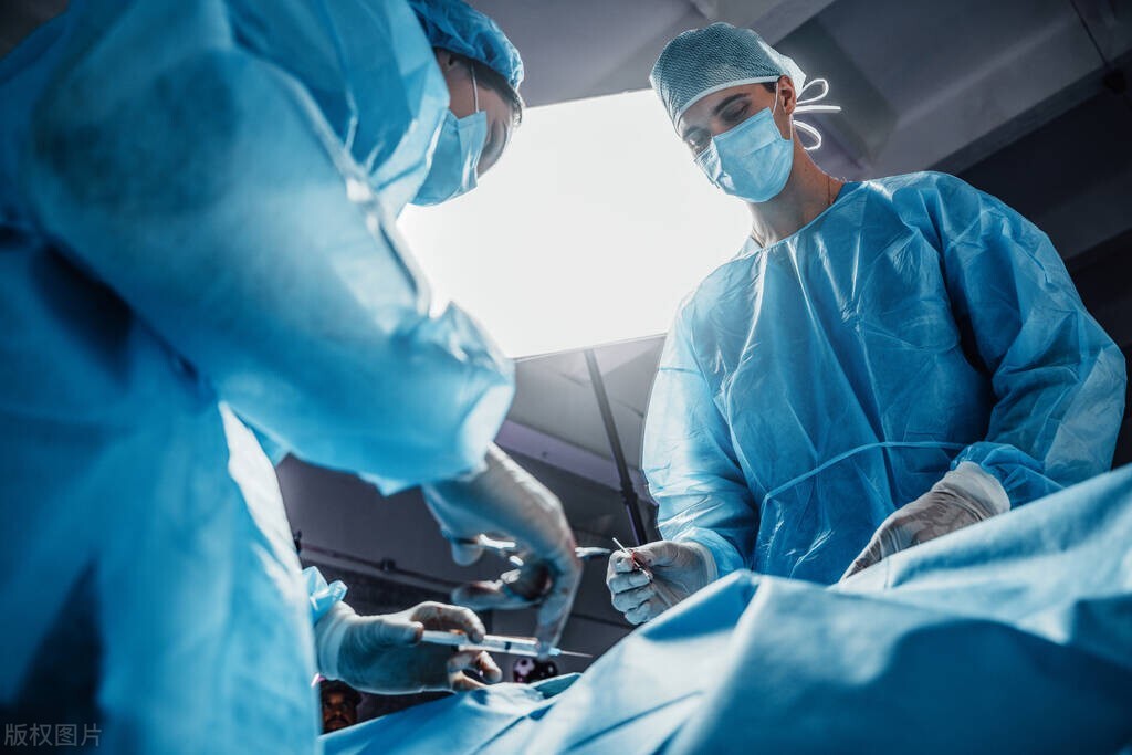 女人老了子宫会掉出来吗,女人老了有的人为什么子宫会脱落