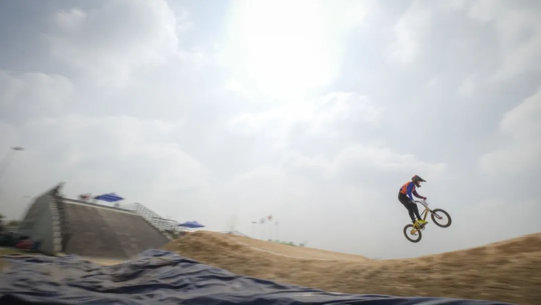 摄影富士gfx100s,富士拍体育的镜头